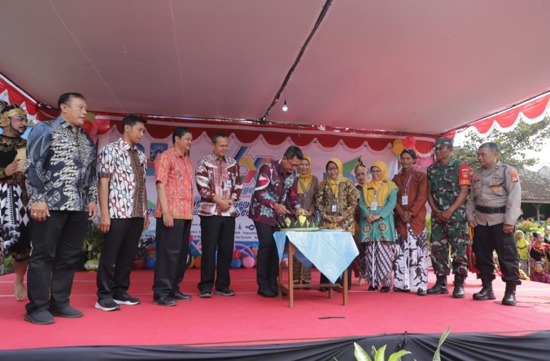 HUT KE-60 SD NEGERI DERESAN KEMBANGKAN KEGIATAN PEMBELAJARAN