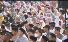BUPATI SLEMAN LAKUKAN SHOLAT IDUL…