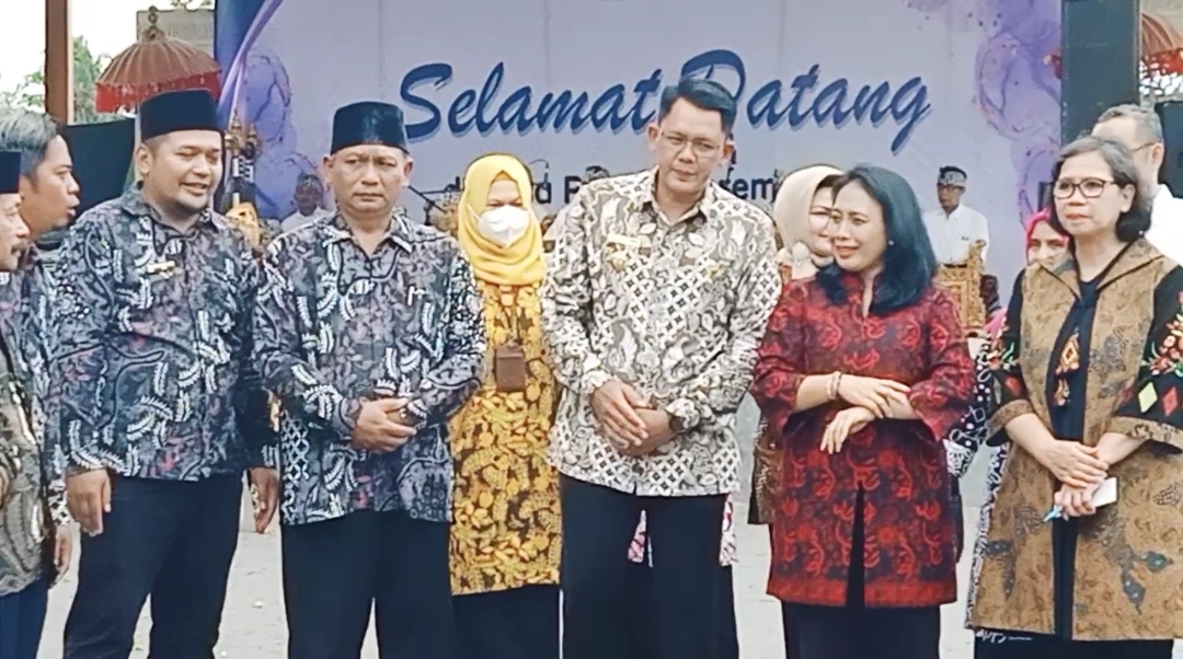 MENTERI PPPA DAN DELEGASI ASEAN BERKUNJUNGAN BELAJAR IMPLEMENTASI DRPPA DI KALURAHAN WEDOMARTANI