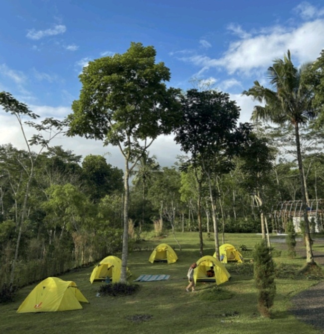Rumah Matahari Turi Cafe & Villa Menawan dan Menggoda