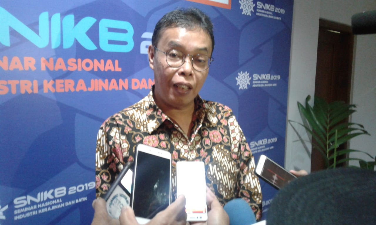 Era Revolusi Industri 4.0 Menjadi Peluangan -Tantangan Industri Batik