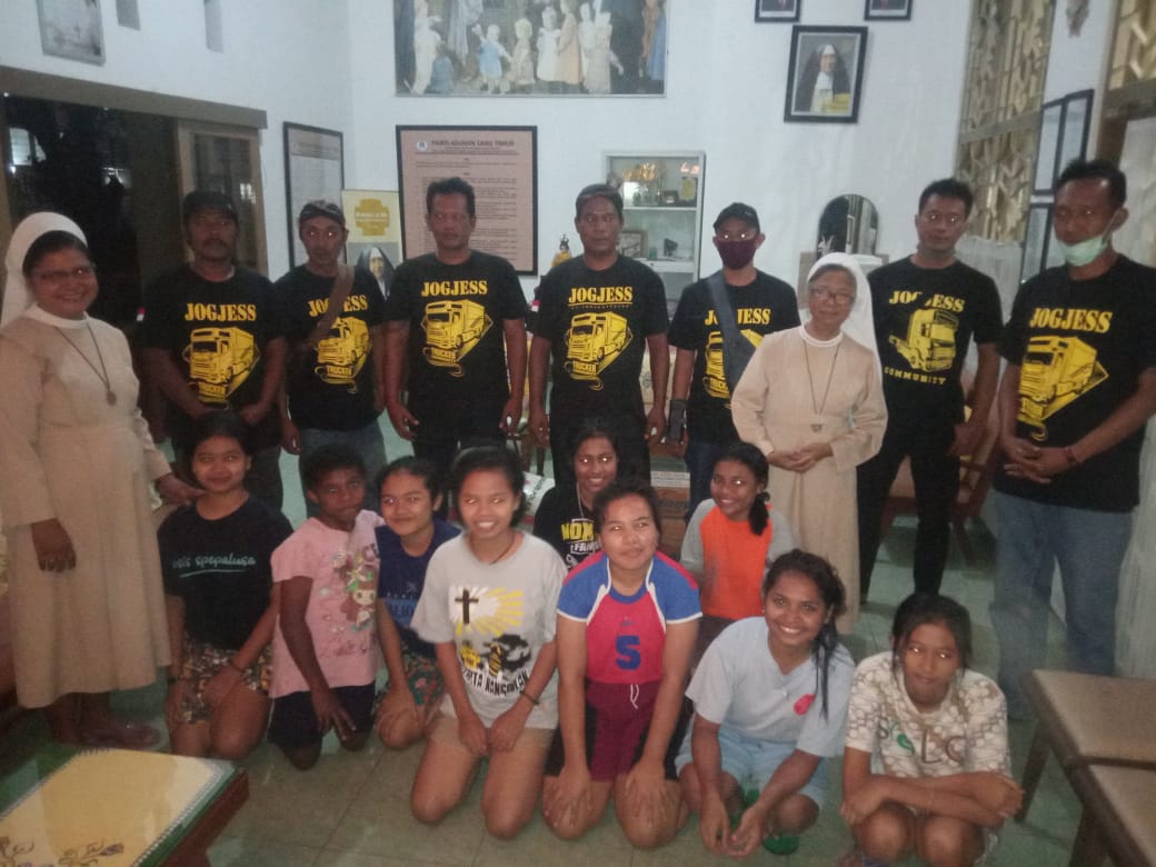Suka Sodakoh Ratusan Anggota Jogjess  Komunity  Lakukan Baksos