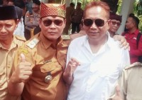 Ratusan Kades Geruduk DPRD Banyuwangi,…