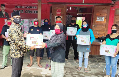 Pra Lebaran 1441 H ‘Catir Center Bagikan 2000 Parcel  Untuk Warga
