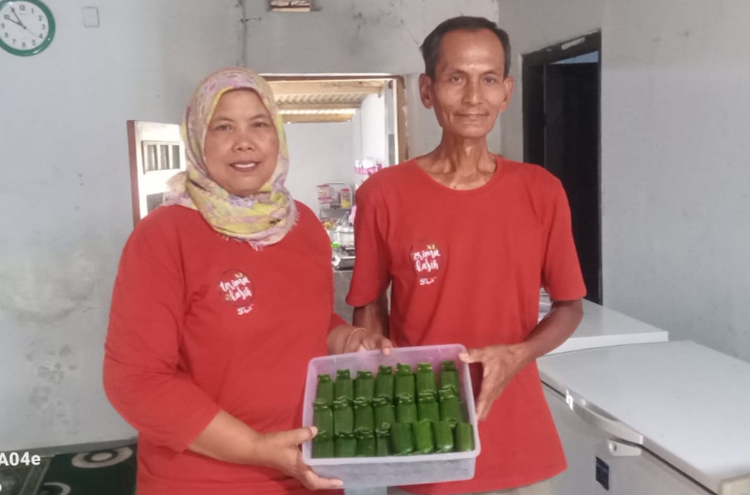 Berkat Produksi Sneck Dan Lemper Pasutri Purwono-Isniani Hidupnya Lebih Mapan
