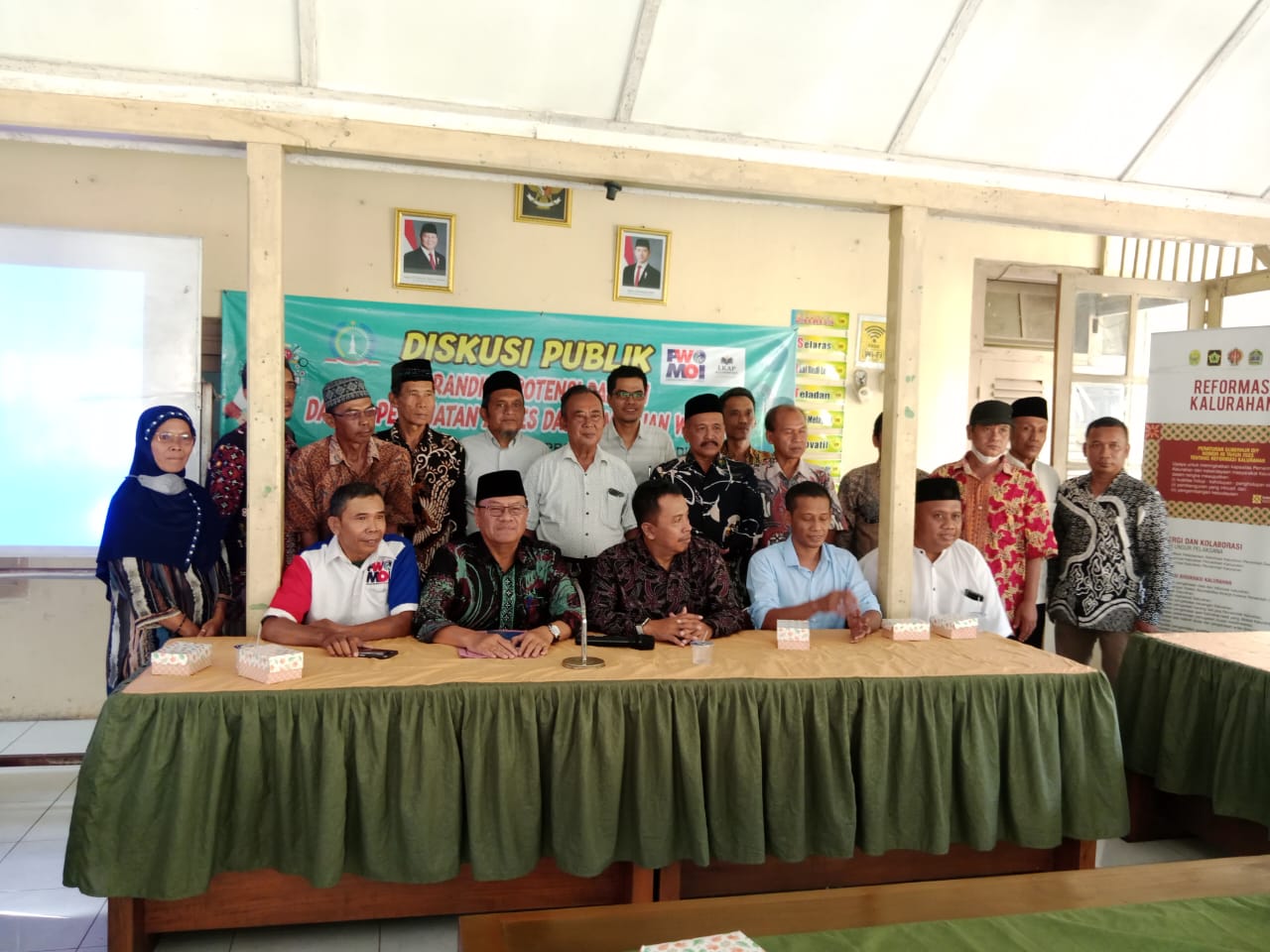 DISKUSI PUBLIK PEMBERDAYAAN EKON0MI DAN MEDIA DIGITAL MOMEN TUWANGGANA  KULON PROGO RAIH RECORD PRESTASI 