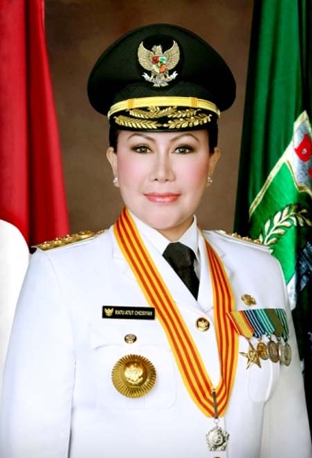 KPK Menetapkan Ratu  Atut Gubernur Banten  “Sebagai Tersangka 