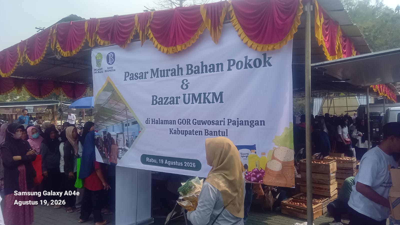 Pasar Murah Sembako dan Bazar UMKM Di Gosari Bantul Dipadati Pemimat 