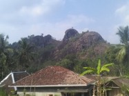 Gunung gentong di lirik wisatawan…