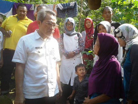 Wabup Bantul Abdul Halim Muslih Sambangi Warga Miskin Bantu Rumah Agar Layak Huni 