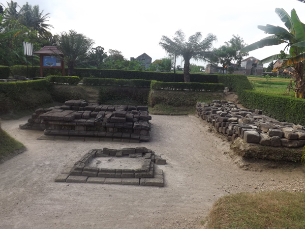 Candi Gampingan Sitimulyo Piyungan Bantul