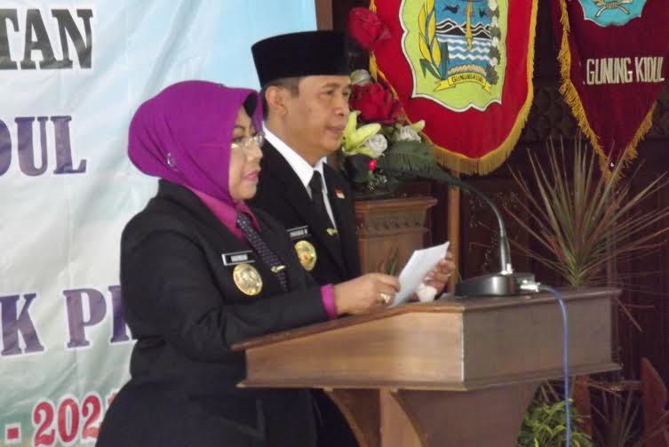 SETUMPUK PR MENUNGGU BUPATI GUNUNGKIDUL