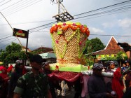 Gunungan Bakpia Di Kirab 'Warga…