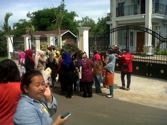 Perusahaan Clening Service Kantor Gubernur Jambi Tidak Bayar Gaji Karyawan Berujung Di Demo 