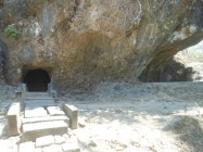 Goa Sunan Mas, Tempat Menyusun…