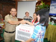 Kementerian Perindustrian Serahkan…
