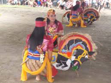 Kontingen “Kudho Wiromo” asal Berbah Terbaik dalam Festival Jathilan