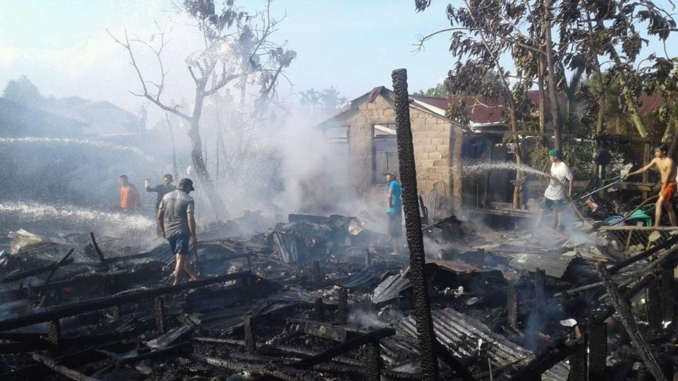 Penurunan bendera merah putih, Si jago merah mengamuk rumah warga tembilahan Inhil Riau 