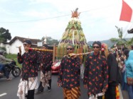 Kirab dan Pusat Budaya Desa Srimulyo…