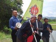2 Unit perahu rakit di terima desa…