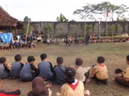 Akhiri kegiatan pramuka siswa gelar…