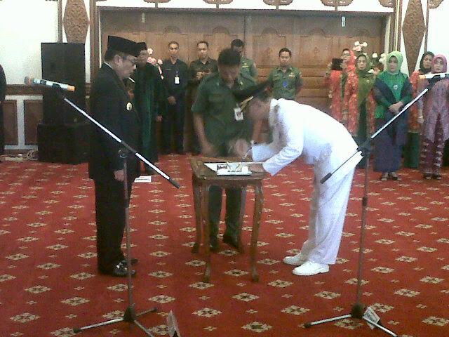 Pemkot Jambi Meresufle Jajarannya, Melantik 3 Kecamatan Pemekaran.