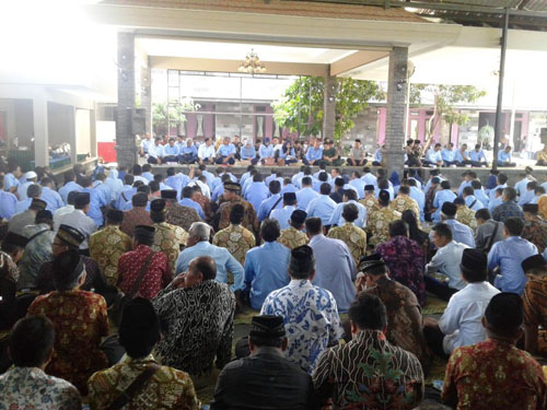 Ajang Syawalan Jadi Forum Perdebatan ‘Suharsono Ajak  Nyalon Lagi ‘Halim Muslih Ajak Entaskan Kemiskinan Bantul ‘Keduanya Tersingkap Berseberangan 
