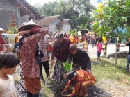 Warga huntap srondokan wukirsari…