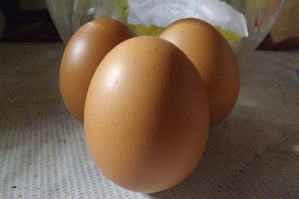 Dirikan Telur Saat Peh Chun Supaya Rezeki Anda Berlimpah 