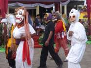 Hiii.Pocong Muncul Selepas Mangrib…
