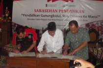 Masyarakat Gunungkidul Tuntut Bupati…