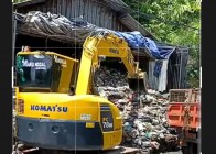 Pemerintah Tutup Mata, Rakyat Patungan…