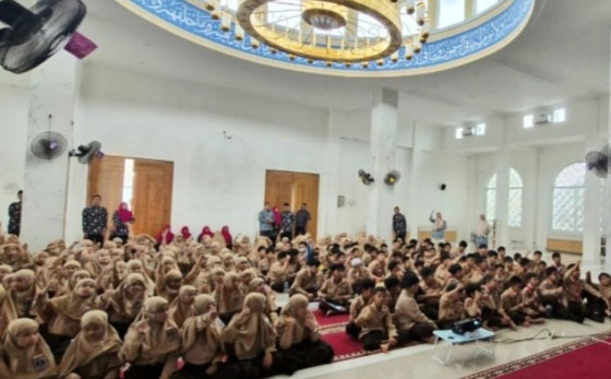 MIN 14 Al-Azhar Asy-Syarif Gelar Seminar Pendidikan Dengan Tema " Let's Caring And Stop Bullying