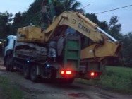 Turun naik begho dengan truk traler…