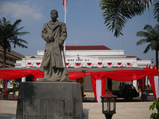 Apa Gedung DPRD DIY Di Huni Mahluk Halus ?