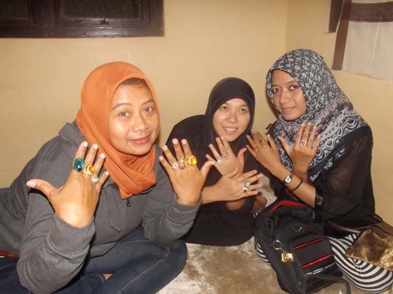 Di Bantul Ibu-Ibu Demam Batu Akik