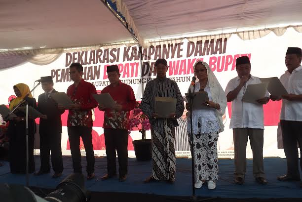 Deklarasi Kampanye damai 4 Pasangan Cabub dan Cawabup Gunungkidul Tanda tangani kesepakatan bersama 
