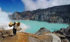 Pesona Kawah Ijen Gunung Bromo