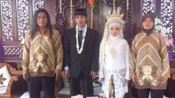 Lagu religi ilir - ilir mengumandang…