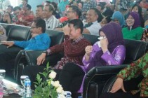 Gubernur Jambi dan Istri Menangis…