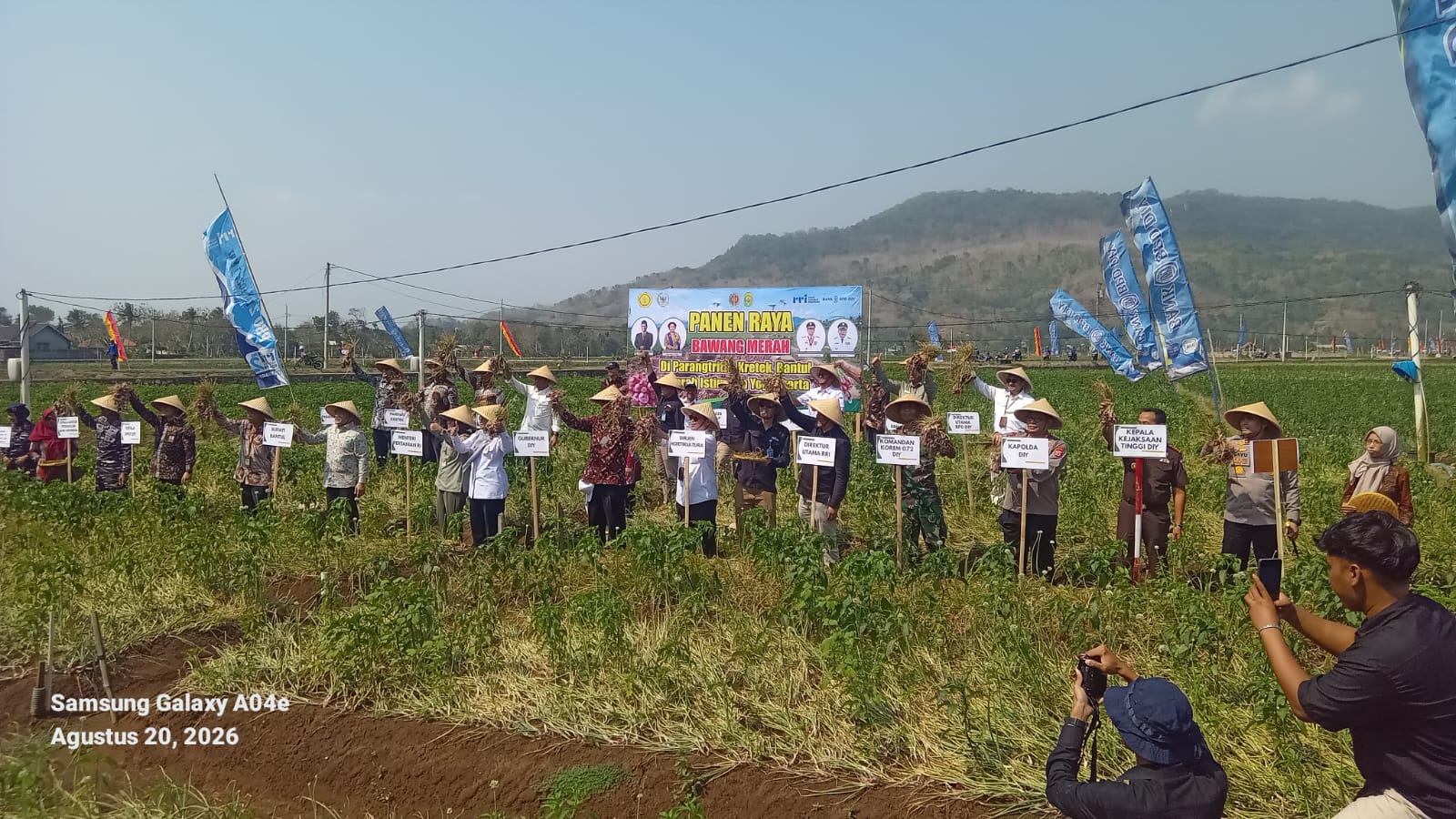 Petani Parangtritis Bantul Gerakan Panan Raya Bawang Merah 200 Hektare