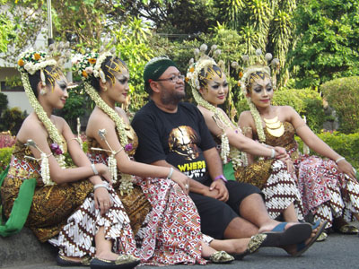 Weelah  4 mempelai wanita "hanya 1 mempelai pria