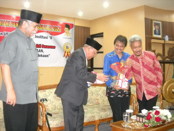 Sri Edi Swosono “Indonesia Belum Berdaulat !