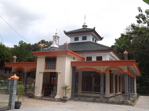 Wuich Desa Nglegi Patuk Gunungkidul Punya Masjid Bagai Istana
