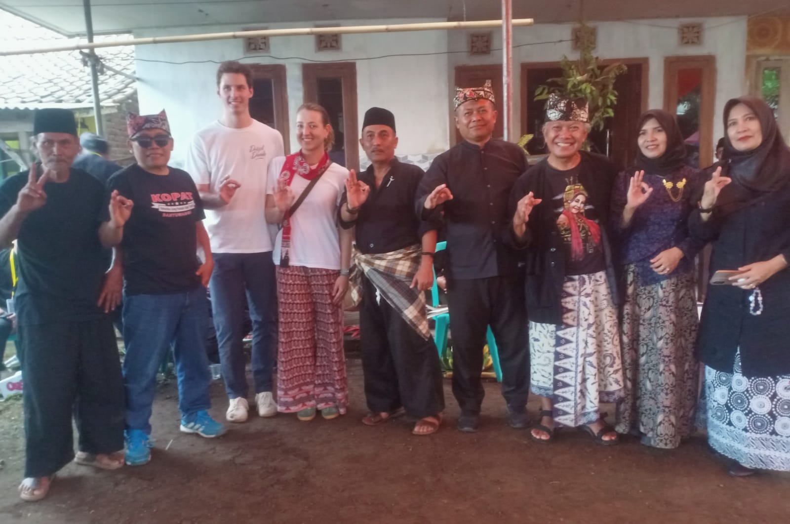 Ritual Suci Dan Kesenian Berpadu Jadi Satu Pencak Sumping Unjuk Kebolehan di Dusun Mondoluko  