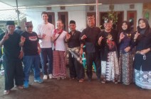 Ritual Suci Dan Kesenian Berpadu…