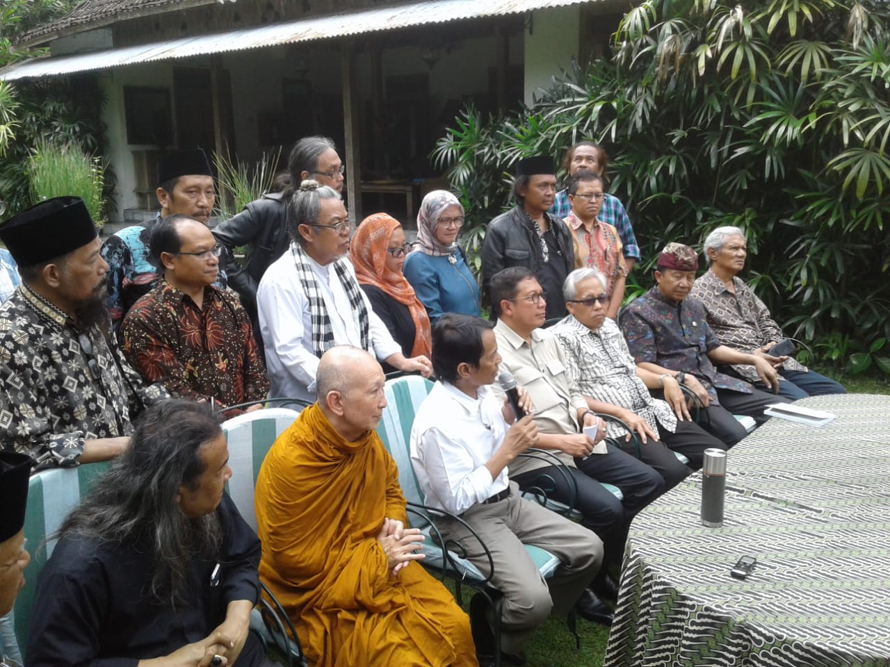 Agama & budaya selama  Ini berkembang secara harmonis