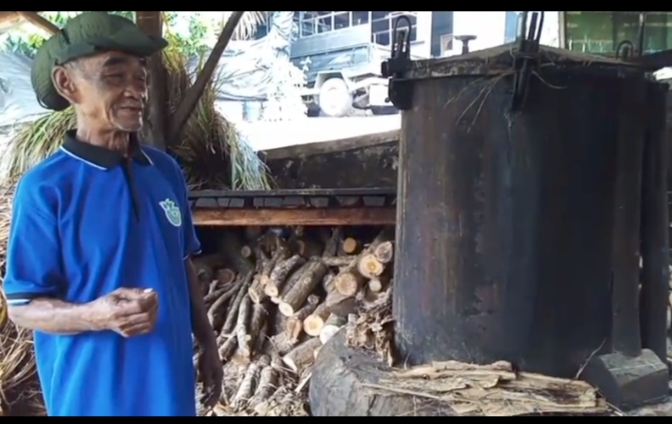 Mbah Yatimin Dlingo Sukses Lakukan Penyulingan Sereh Jadi Pundi Pundi Rupiah 