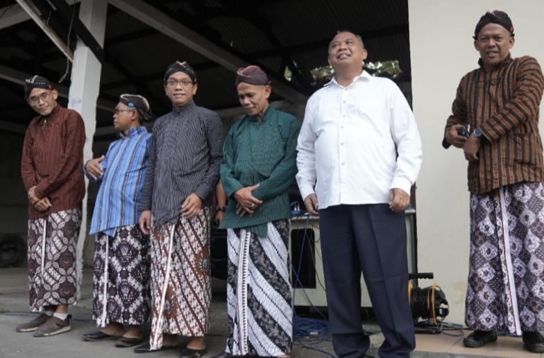Dinas PUPKP saat menggelar apel besar bersama bupati Harda Kiswaya, SE. MSi siap kesiagaan menghadapi musim hujan.
