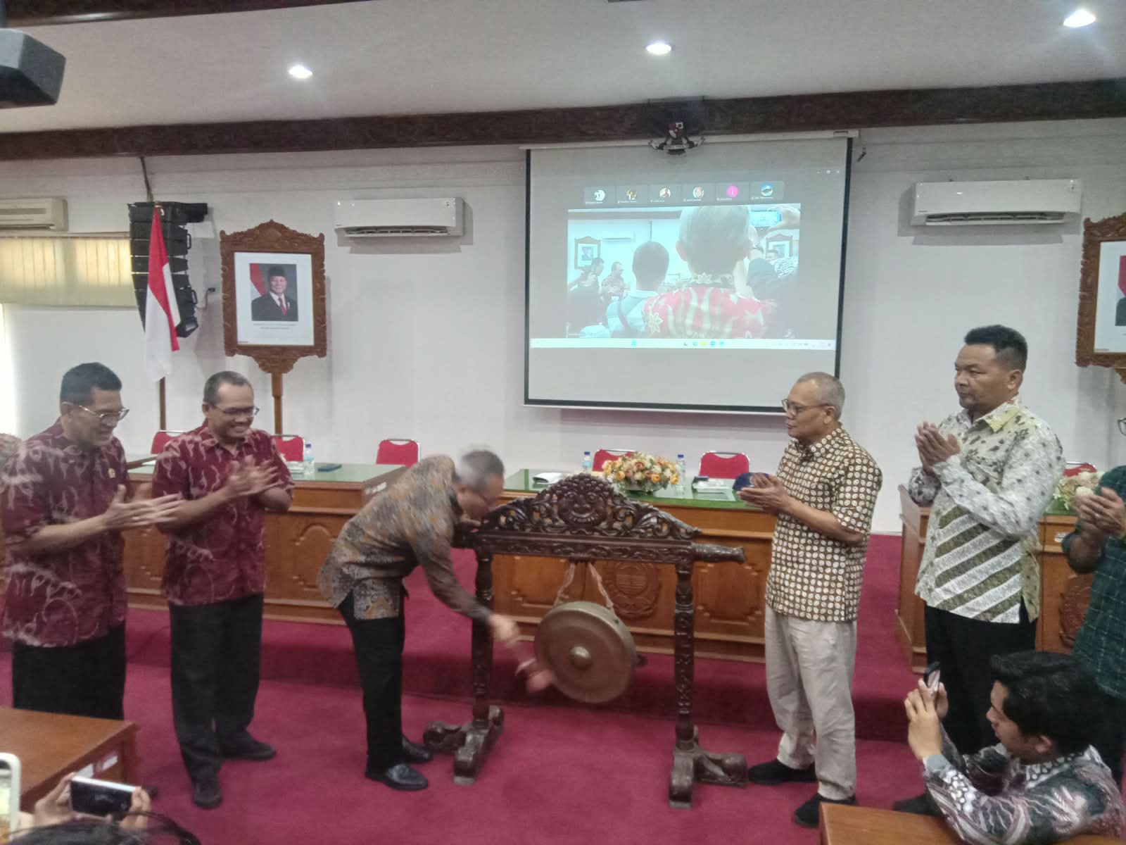 SEMINAR NASIONAL UNTUK USULKAN UDIN JADI PAHLAWAN NASIONAL BIDANG JURNALITIS 